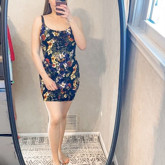 Urban Outfitters Mallory Velvet Mini Dress M - Picture 9 of 9